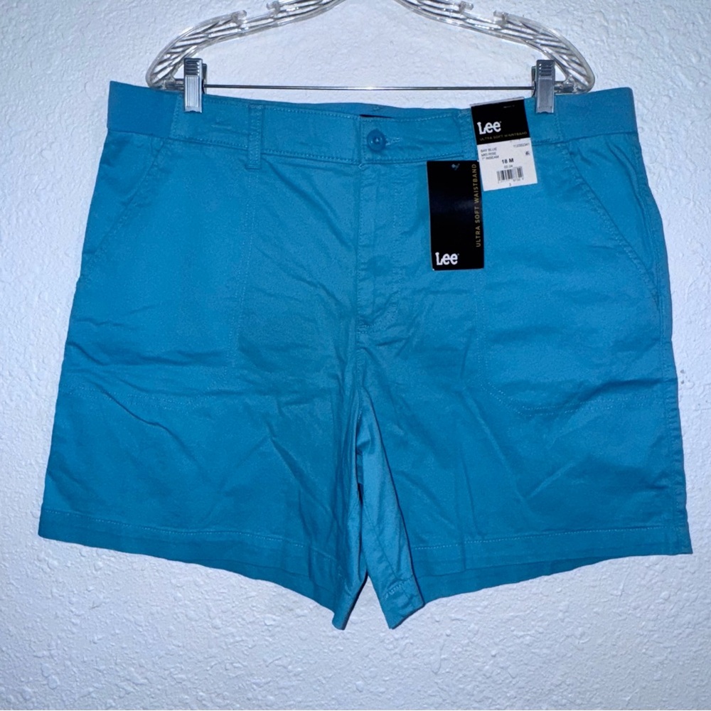 Lee Womens Mid Rise Bay Blue Shorts Size 18M Cotton Blend Stretch